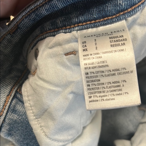 American Eagle
Women's Distressed Blue Jeans - Picture 4 of 4